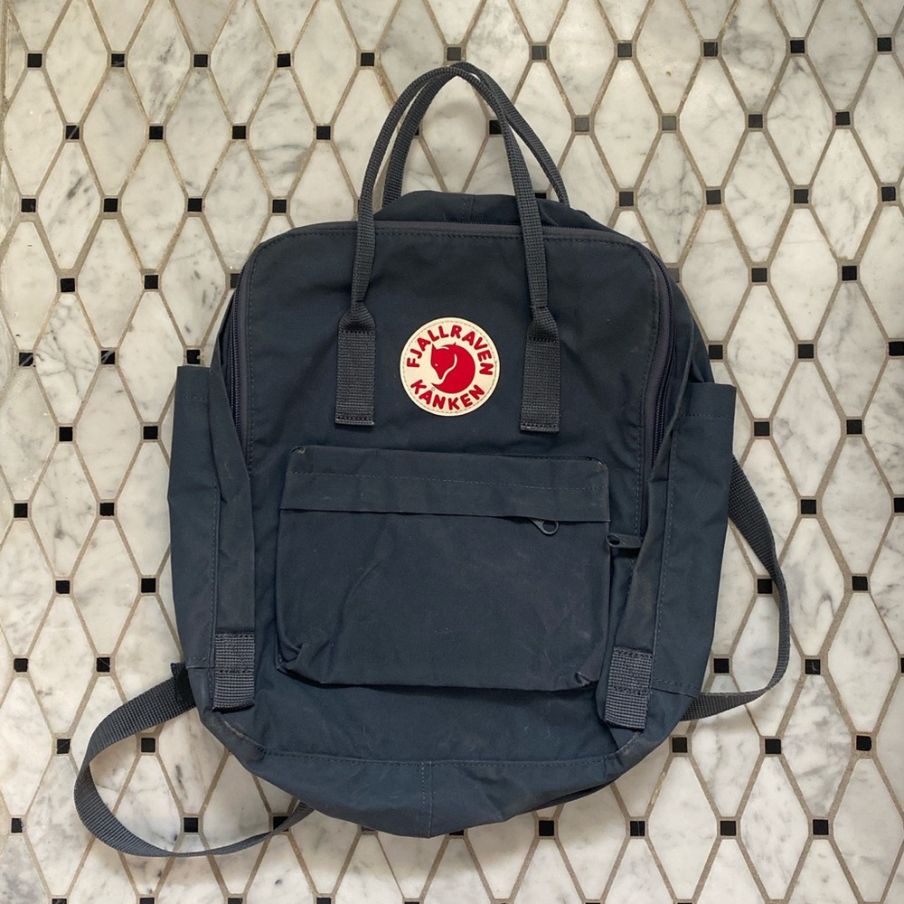 Fjällräven Kånken grey/dark green backpack